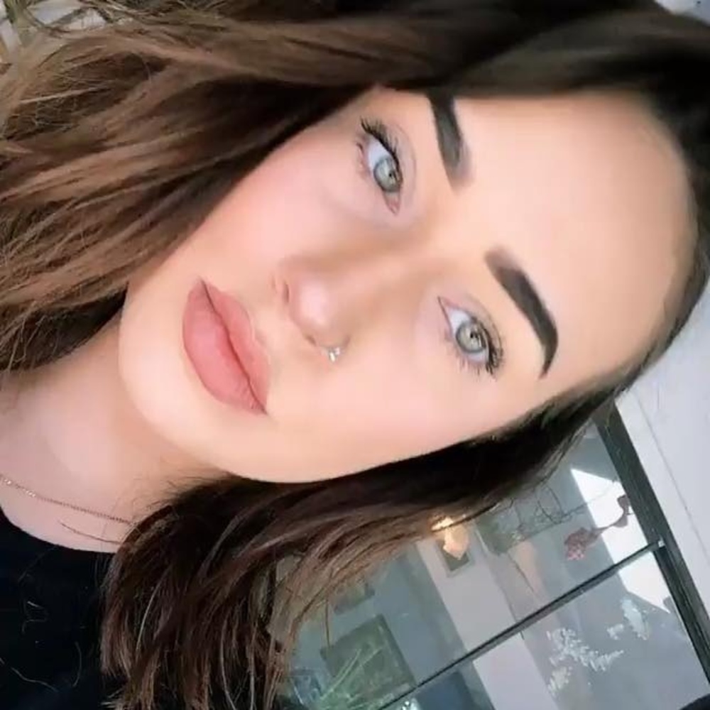 Meet your Posher, Viktoria